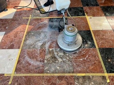 大理石フロア研磨 施工中